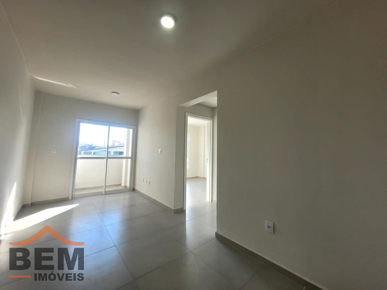 Apartamento para Locação com 2 quartos, 1 vaga no bairro São Vicente em Itajaí/SC: 06 - SALA DE ESTAR