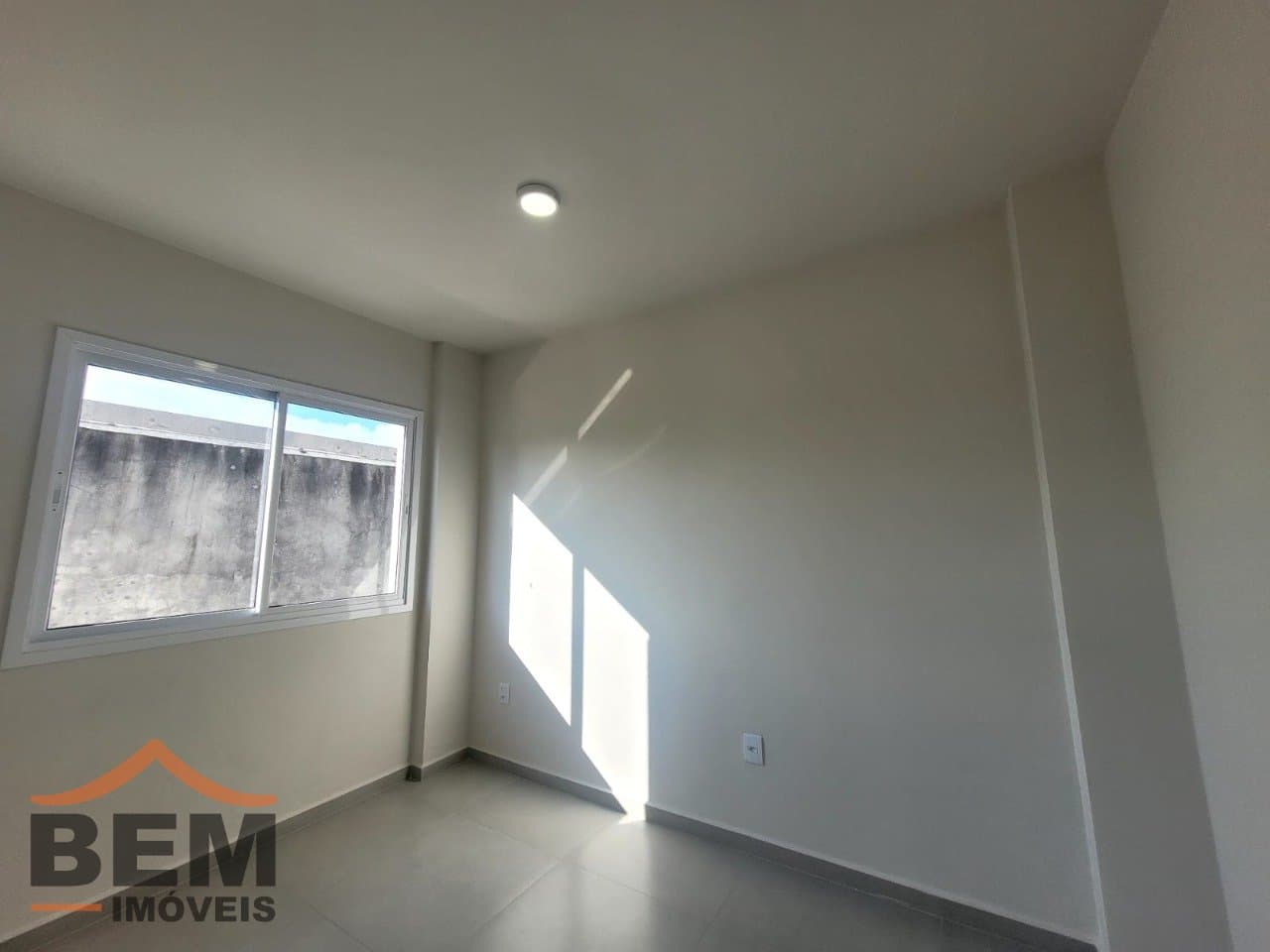 Apartamento para Locação com 2 quartos, 1 vaga no bairro São Vicente em Itajaí/SC: 10 - DORMITÓRIO 1