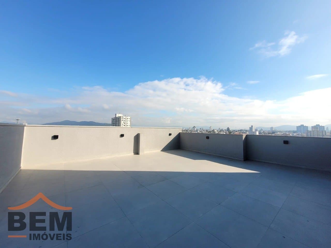 Apartamento para Locação com 2 quartos, 1 vaga no bairro São Vicente em Itajaí/SC: 15 - TERRAÇO