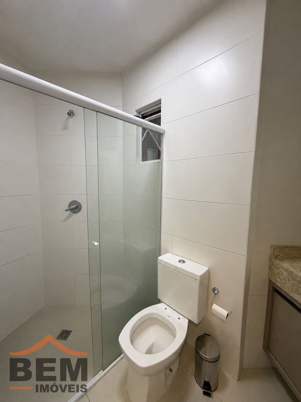 Apartamento à Venda com 2 quartos sendo 1 suíte, 2 vagas no bairro Cordeiros em Itajaí/SC
