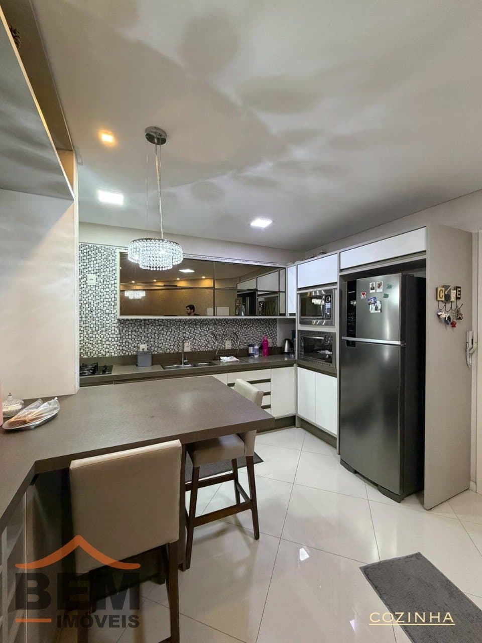 Apartamento à Venda com 2 quartos sendo 1 suíte, 2 vagas no bairro Cordeiros em Itajaí/SC