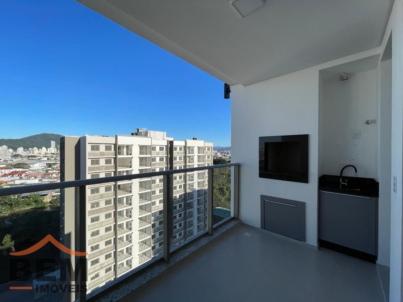 Apartamento para Locação com 2 quartos sendo 1 suíte, 1 vaga no bairro São Vicente em Itajaí/SC: 07 - SACADA