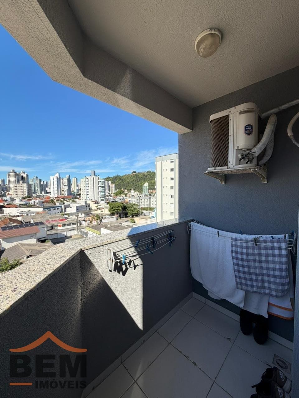 Apartamento à Venda com 3 quartos sendo 1 suíte, 2 vagas no bairro Vila Operária em Itajaí/SC