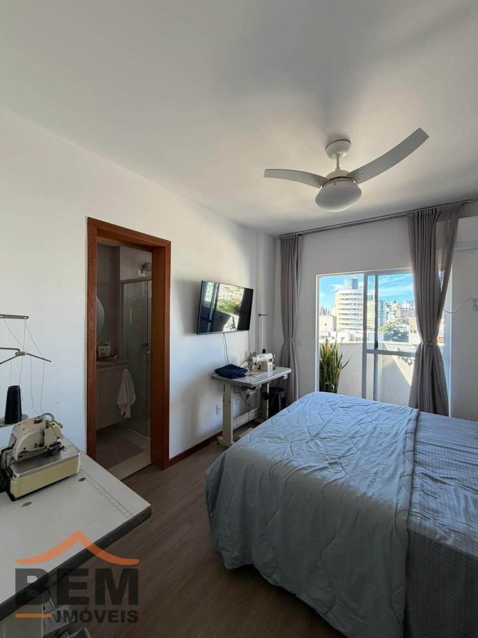 Apartamento à Venda com 3 quartos sendo 1 suíte, 2 vagas no bairro Vila Operária em Itajaí/SC