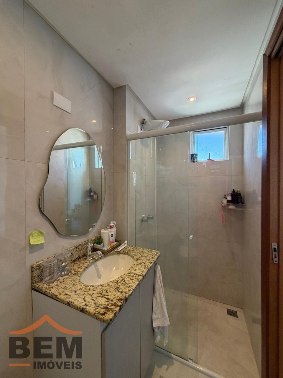Apartamento à Venda com 3 quartos sendo 1 suíte, 2 vagas no bairro Vila Operária em Itajaí/SC