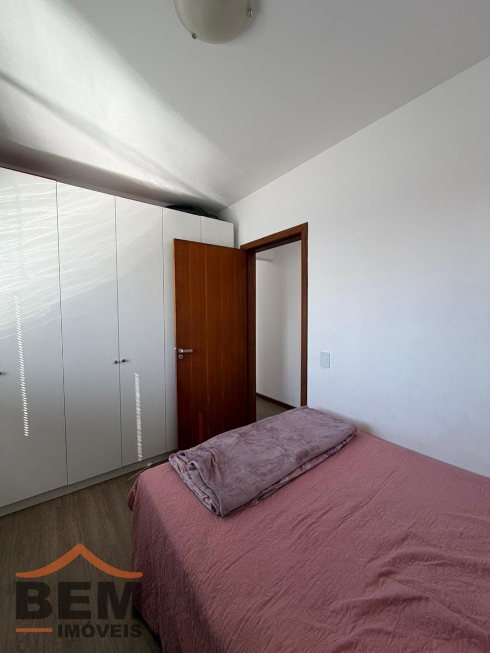 Apartamento à Venda com 3 quartos sendo 1 suíte, 2 vagas no bairro Vila Operária em Itajaí/SC