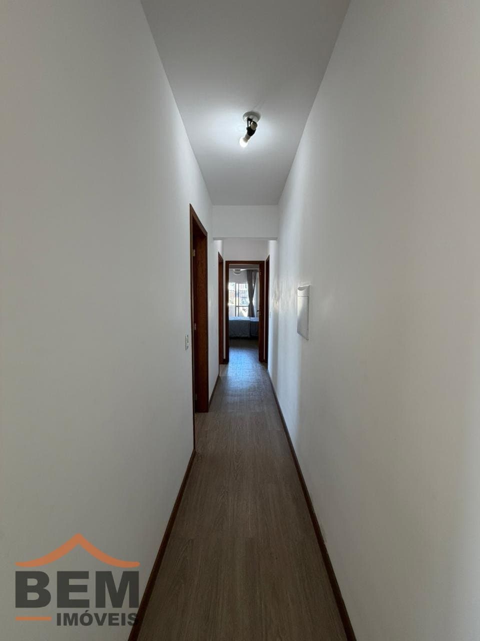 Apartamento à Venda com 3 quartos sendo 1 suíte, 2 vagas no bairro Vila Operária em Itajaí/SC