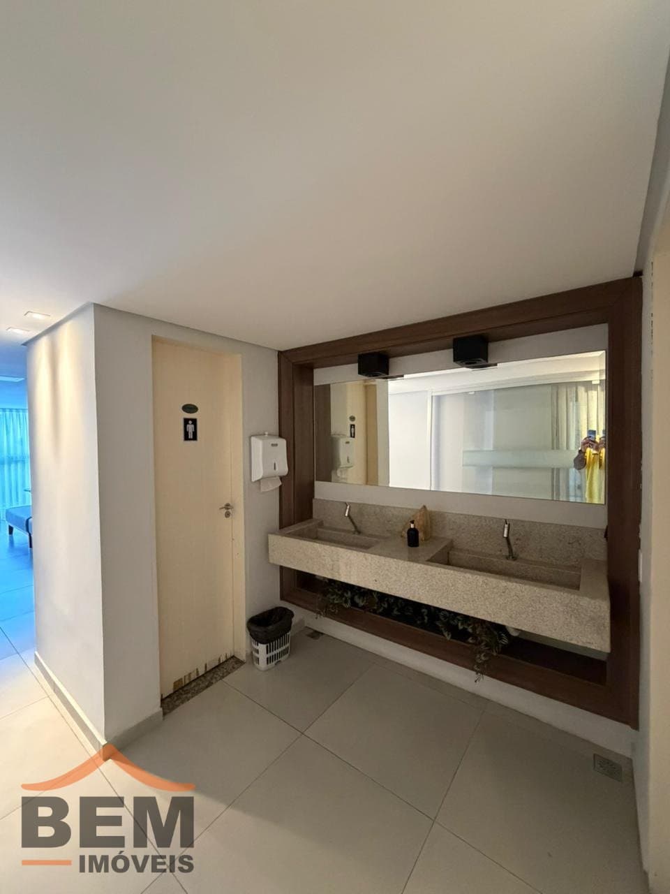Apartamento à Venda com 3 quartos sendo 1 suíte, 2 vagas no bairro Vila Operária em Itajaí/SC