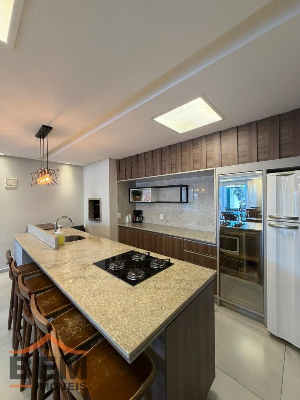 Apartamento à Venda com 3 quartos sendo 1 suíte, 2 vagas no bairro Vila Operária em Itajaí/SC