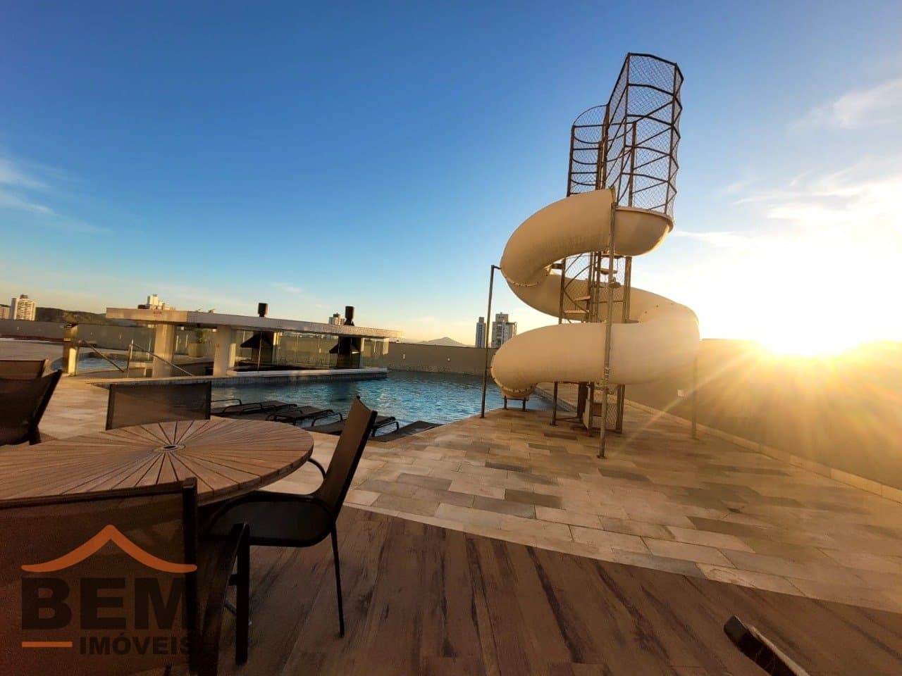 Apartamento para Locação com 2 quartos sendo 1 suíte, 1 vaga no bairro São Judas em Itajaí/SC: 33 - PISCINA