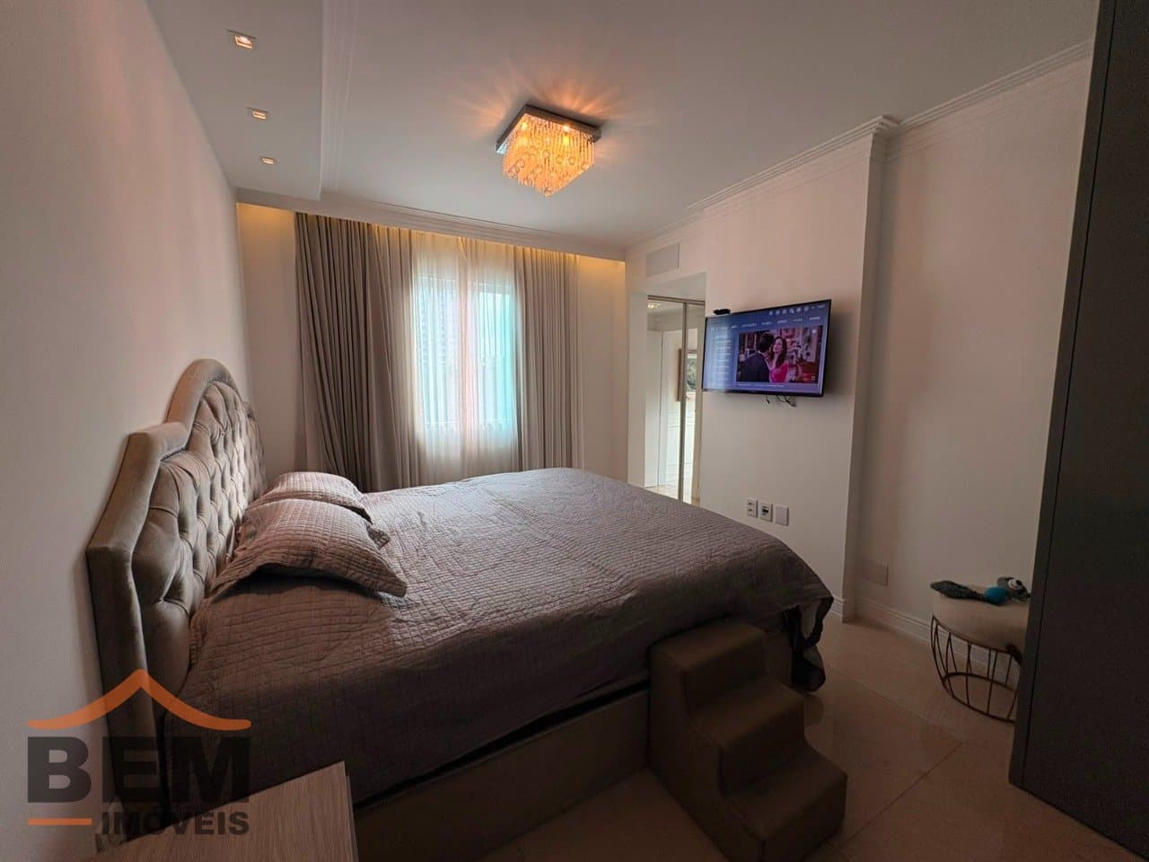 Apartamento para Locação com 3 quartos sendo 2 suítes, 2 vagas no bairro Vila Operária em Itajaí/SC: 15 - SUÍTE MASTER