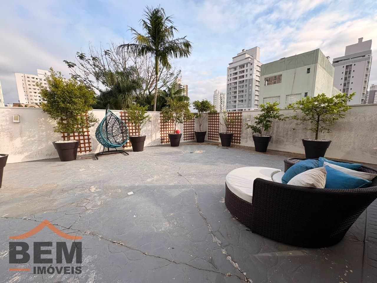 Apartamento para Locação com 3 quartos sendo 2 suítes, 2 vagas no bairro Vila Operária em Itajaí/SC: 19 - ÁREA EXTERNA