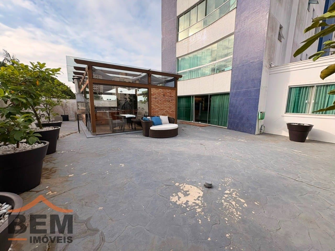 Apartamento para Locação com 3 quartos sendo 2 suítes, 2 vagas no bairro Vila Operária em Itajaí/SC: 20 - ÁREA EXTERNA