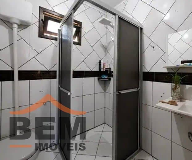 Casa à Venda com 3 quartos, 4 vagas no bairro Cordeiros em Itajaí/SC
