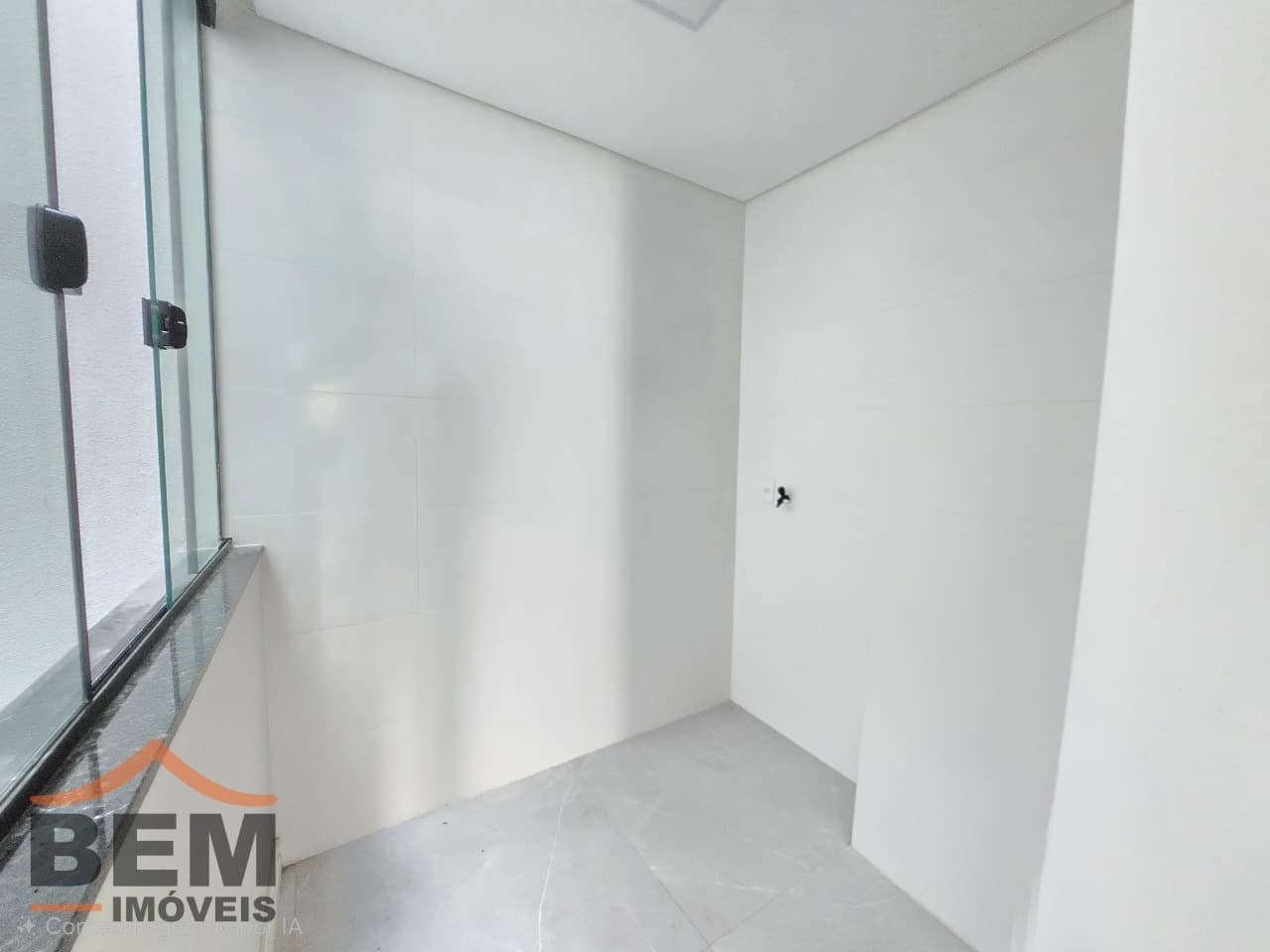 Casa à Venda com 2 quartos sendo 2 suítes, 1 vaga no bairro Areias em Camboriú/SC: 84620ad8-a810-459c-8594-d80a6e2e072d