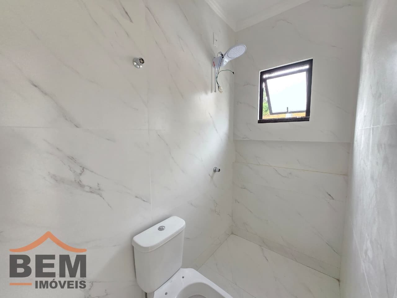 Casa à Venda com 2 quartos sendo 2 suítes, 1 vaga no bairro Areias em Camboriú/SC: 6b440499-9e83-47c1-87c5-b434b0475ac2