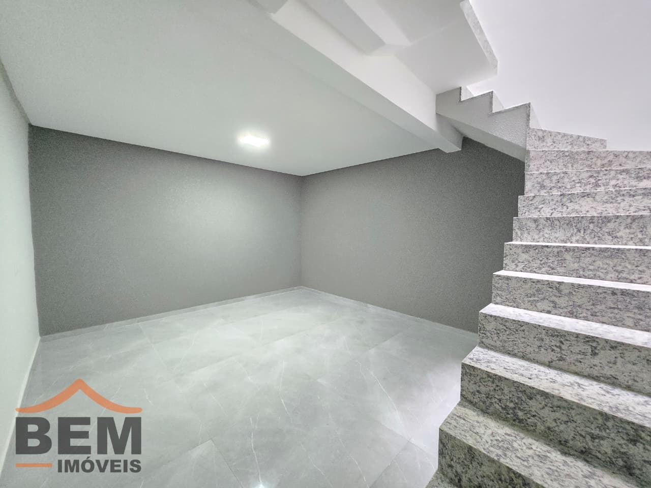 Casa à Venda com 2 quartos sendo 2 suítes, 1 vaga no bairro Areias em Camboriú/SC: b8d6f202-4840-43ba-a7b0-c87999f8b4ce