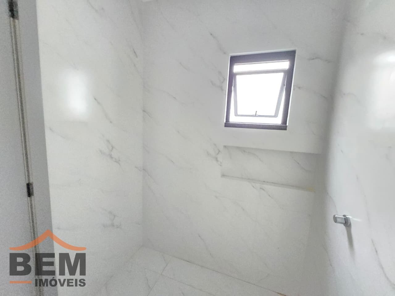 Casa à Venda com 2 quartos sendo 2 suítes, 1 vaga no bairro Areias em Camboriú/SC: 7cc58da8-dd66-4804-a963-4e2e6d28acac