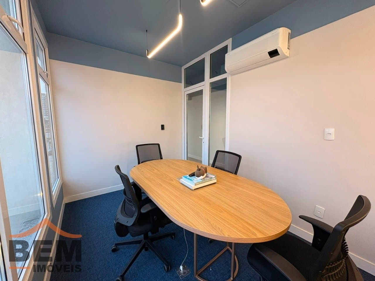 Sala Comercial para Locação no bairro Centro em Itajaí/SC: 7 - SALA DE REUNIÃO
