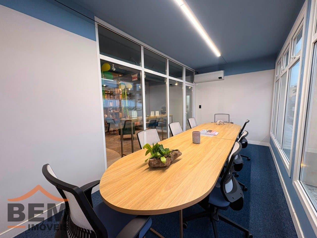 Sala Comercial para Locação no bairro Centro em Itajaí/SC: 8 - SALA DE REUNIÃO