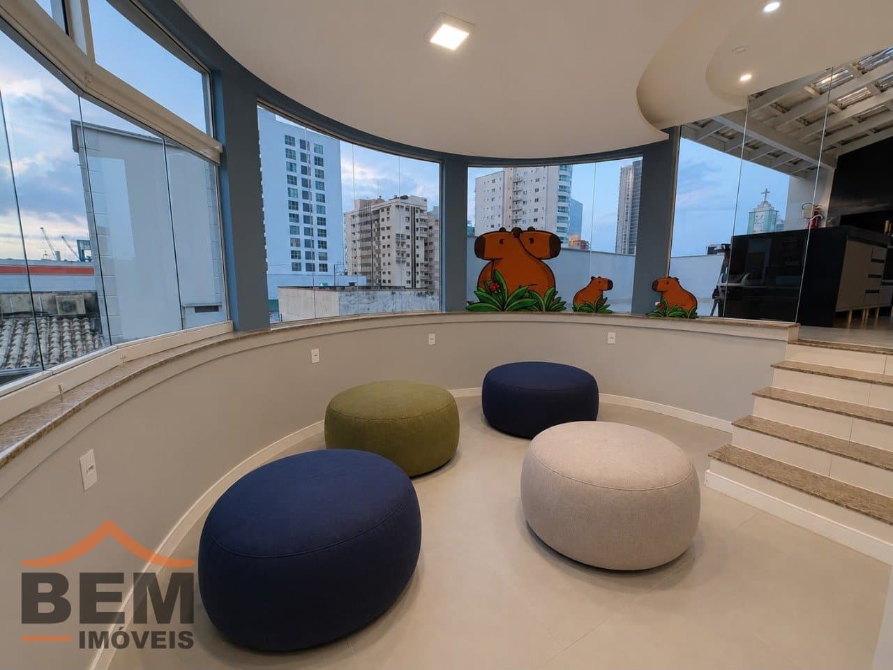 Sala Comercial para Locação no bairro Centro em Itajaí/SC: 14 - ÁREA DE DESCANSO