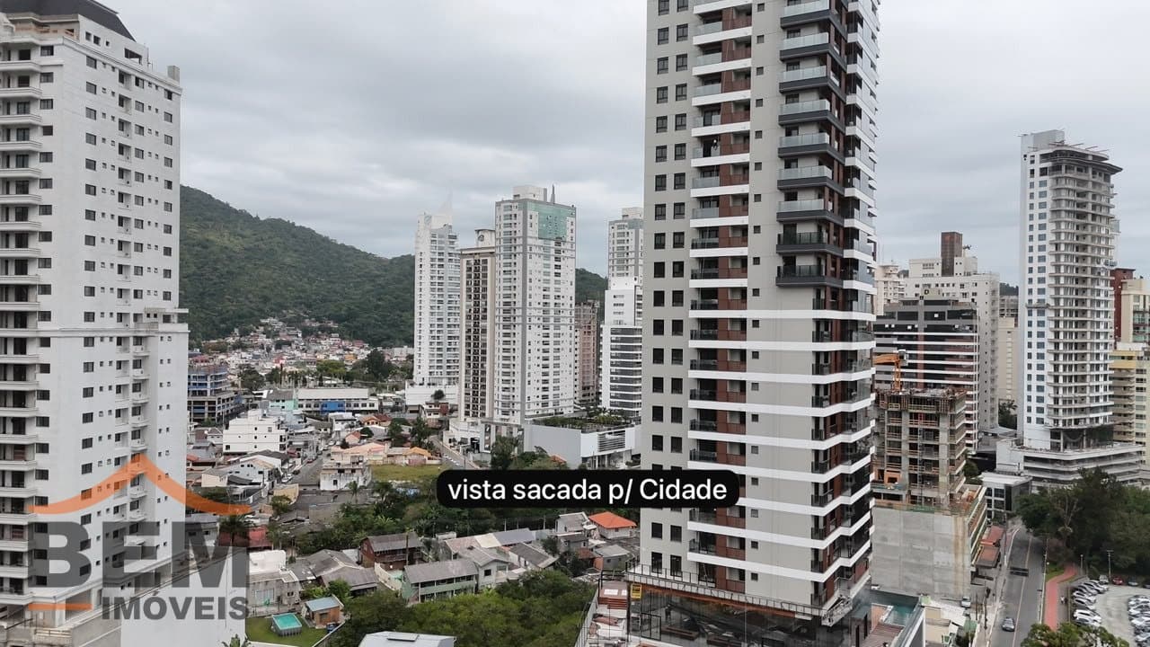 Apartamento à Venda com 2 quartos sendo 2 suítes, 2 vagas no bairro Fazenda em Itajaí/SC