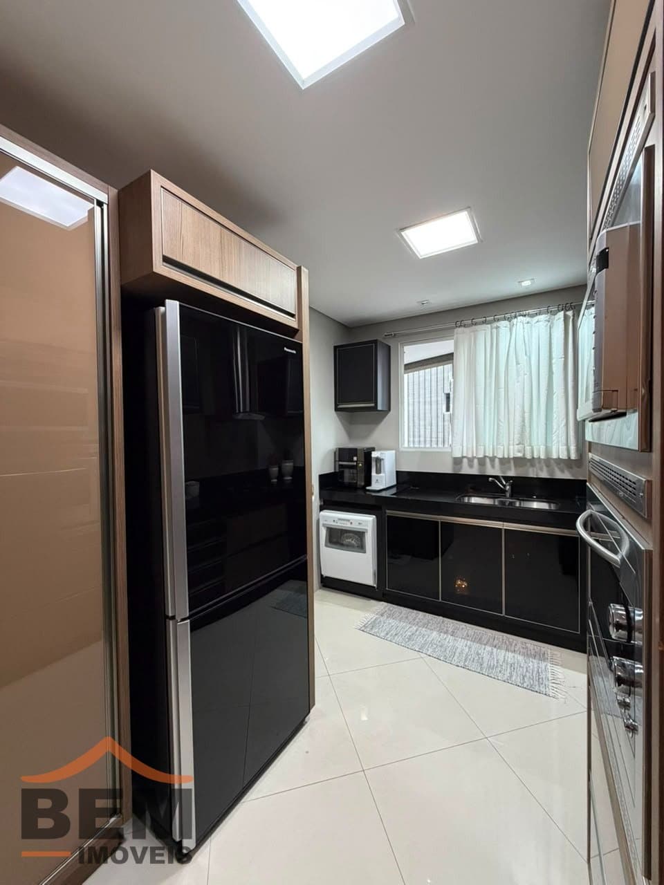Apartamento à Venda com 3 quartos sendo 3 suítes, 3 vagas no bairro Centro em Itajaí/SC