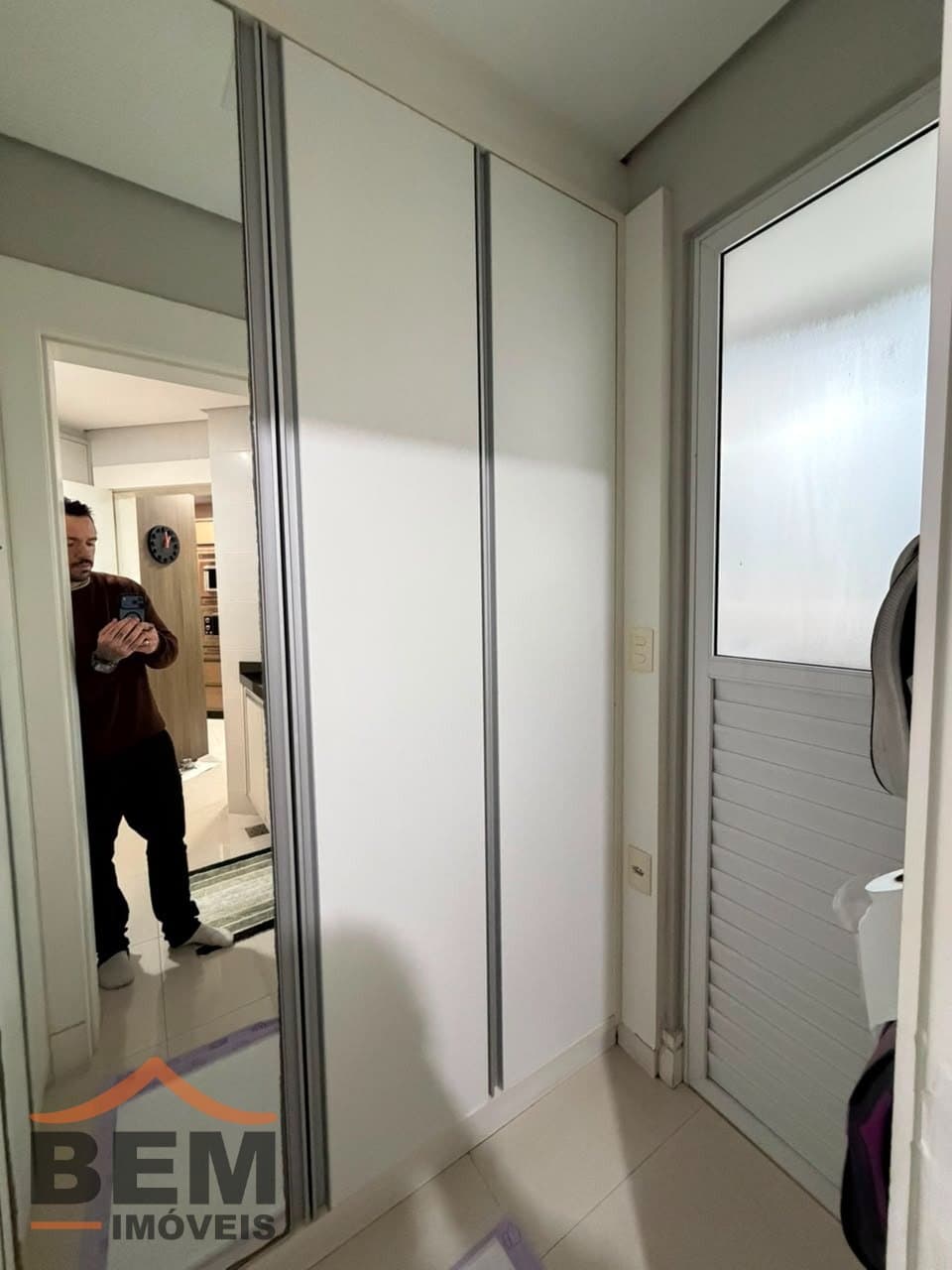 Apartamento à Venda com 3 quartos sendo 3 suítes, 3 vagas no bairro Centro em Itajaí/SC
