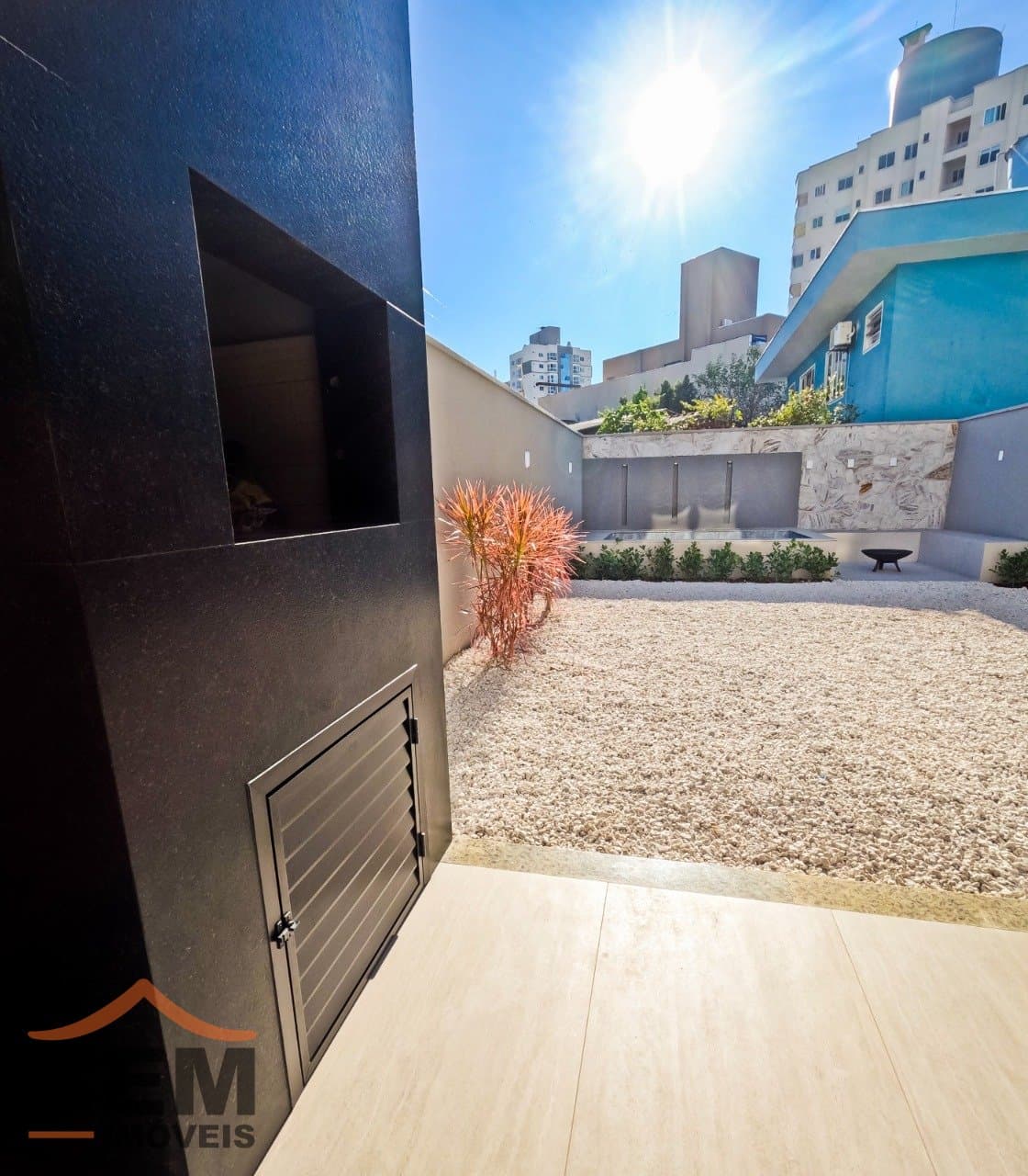 Casa à Venda com 3 quartos sendo 3 suítes, 2 vagas no bairro Vila Operária em Itajaí/SC