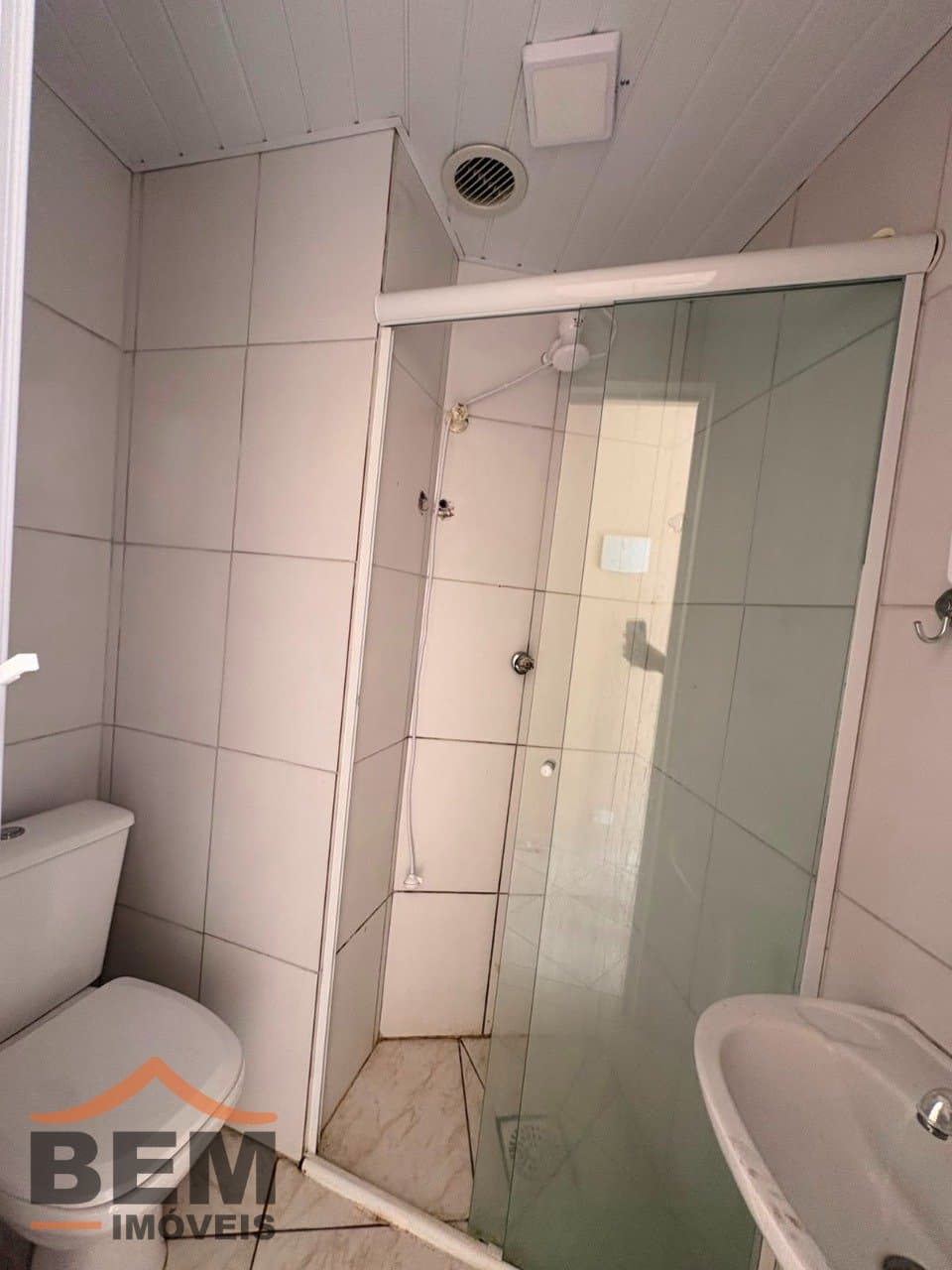 Kitnet para Locação com 1 quarto no bairro Centro em Itajaí/SC: 07 - BANHEIRO SOCIAL