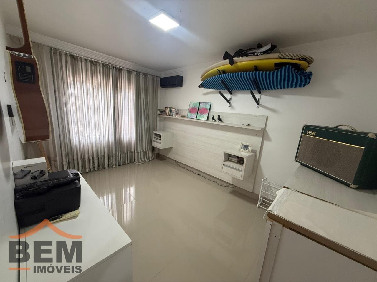 Apartamento à Venda com 3 quartos sendo 1 suíte, 2 vagas no bairro Dom Bosco em Itajaí/SC