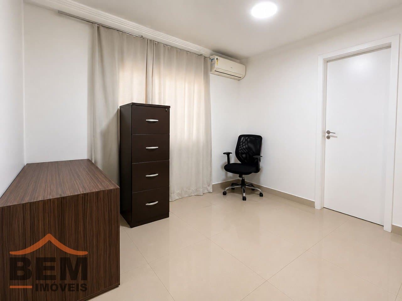 Apartamento à Venda com 3 quartos sendo 1 suíte, 2 vagas no bairro Dom Bosco em Itajaí/SC