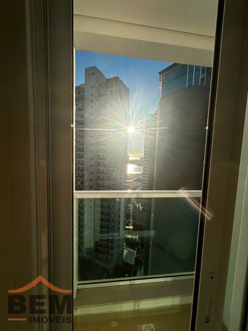 Apartamento à Venda com 2 quartos sendo 2 suítes, 2 vagas no bairro Centro em Itajaí/SC