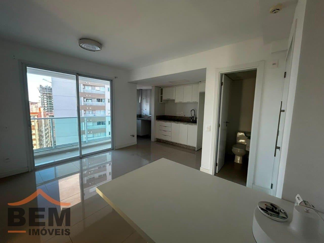 Apartamento à Venda com 2 quartos sendo 2 suítes, 2 vagas no bairro Centro em Itajaí/SC