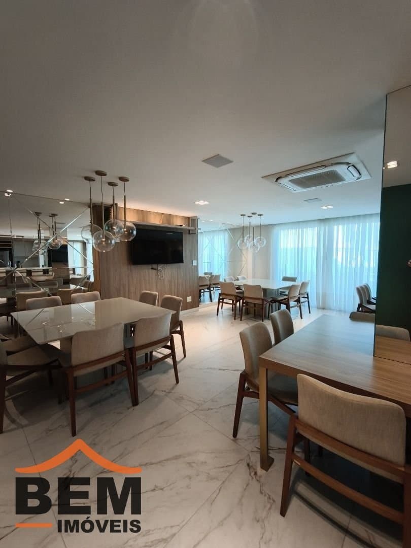 Apartamento à Venda com 2 quartos sendo 2 suítes, 2 vagas no bairro Centro em Itajaí/SC