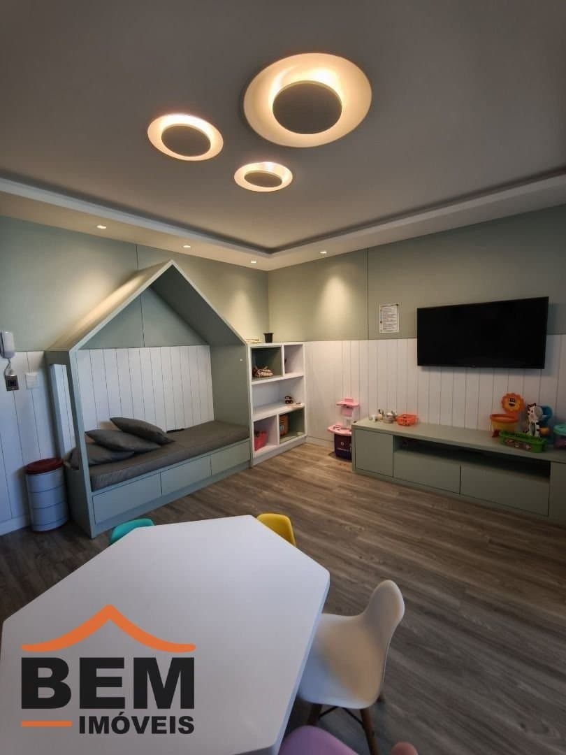 Apartamento à Venda com 2 quartos sendo 2 suítes, 2 vagas no bairro Centro em Itajaí/SC