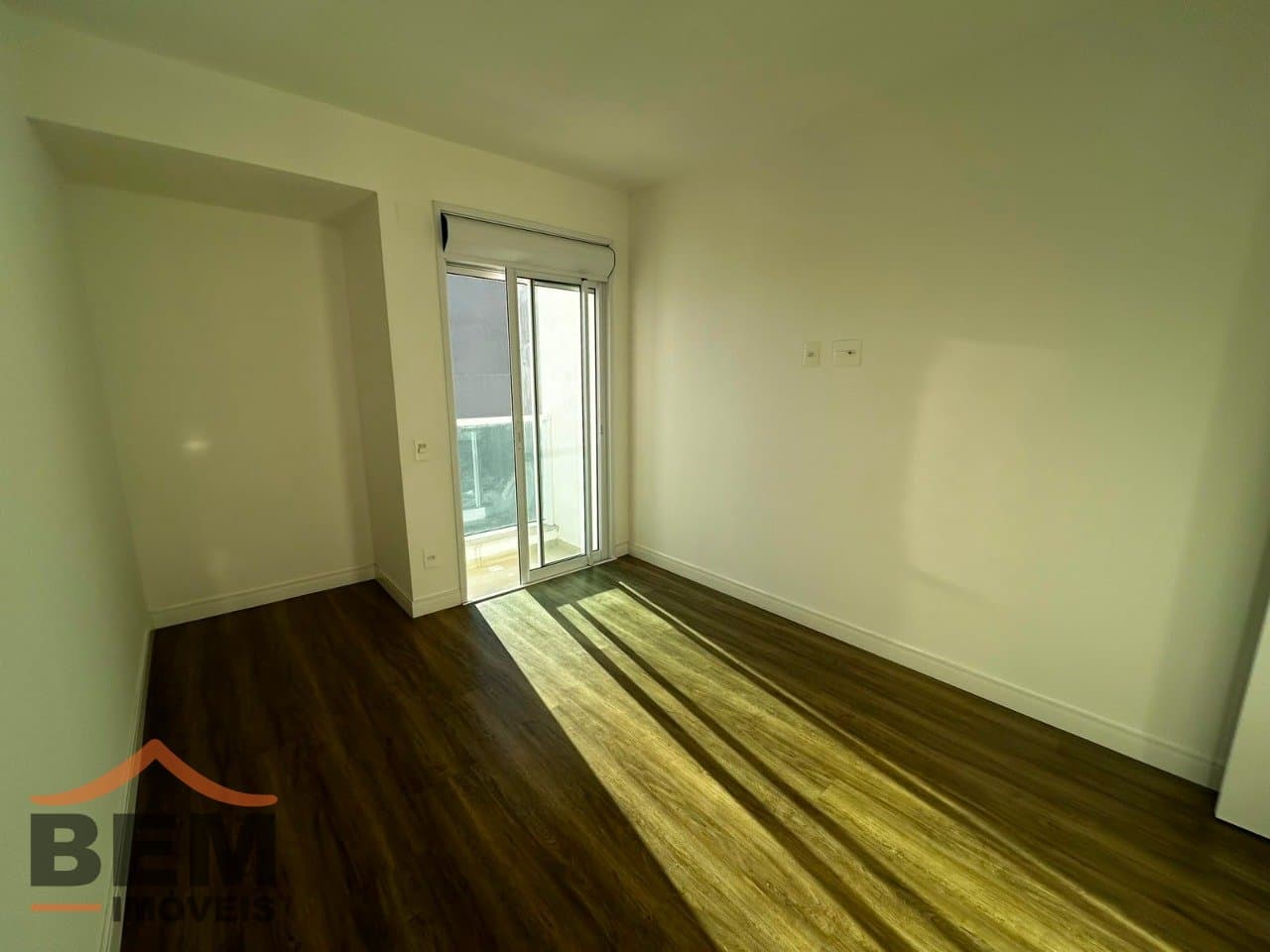 Apartamento à Venda com 2 quartos sendo 2 suítes, 2 vagas no bairro Centro em Itajaí/SC