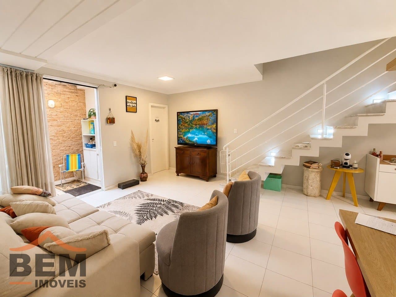 Casa à Venda com 3 quartos sendo 1 suíte, 2 vagas no bairro Ressacada em Itajaí/SC