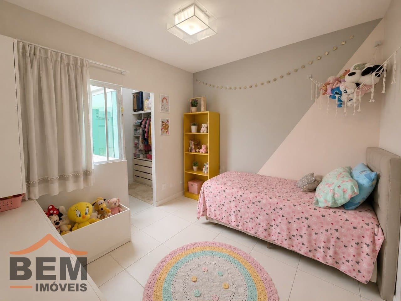 Casa à Venda com 3 quartos sendo 1 suíte, 2 vagas no bairro Ressacada em Itajaí/SC