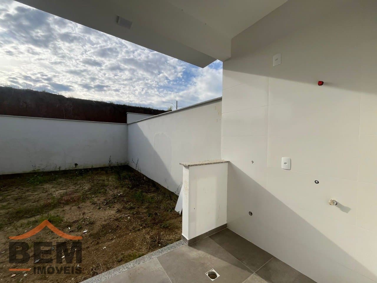 Casa para Locação com 2 quartos sendo 1 suíte, 1 vaga no bairro Itaipava em Itajaí/SC: 08 - ÁREA DE SERVIÇO