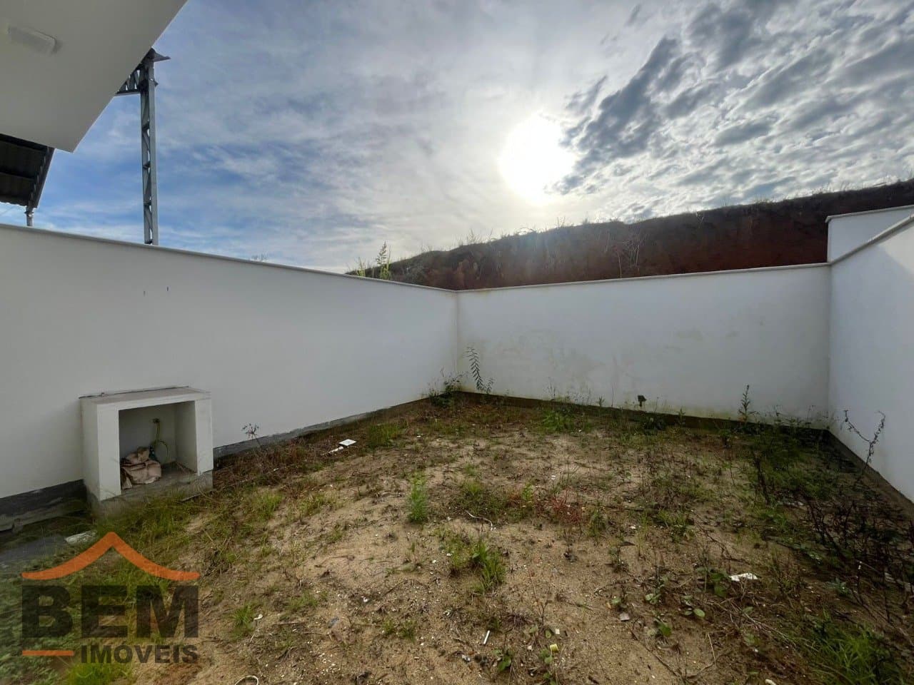 Casa para Locação com 2 quartos sendo 1 suíte, 1 vaga no bairro Itaipava em Itajaí/SC: 09 - FUNDOS