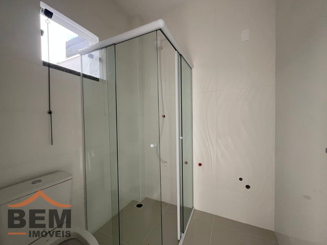 Casa para Locação com 2 quartos sendo 1 suíte, 1 vaga no bairro Itaipava em Itajaí/SC: 13 - BANHEIRO SUÍTE
