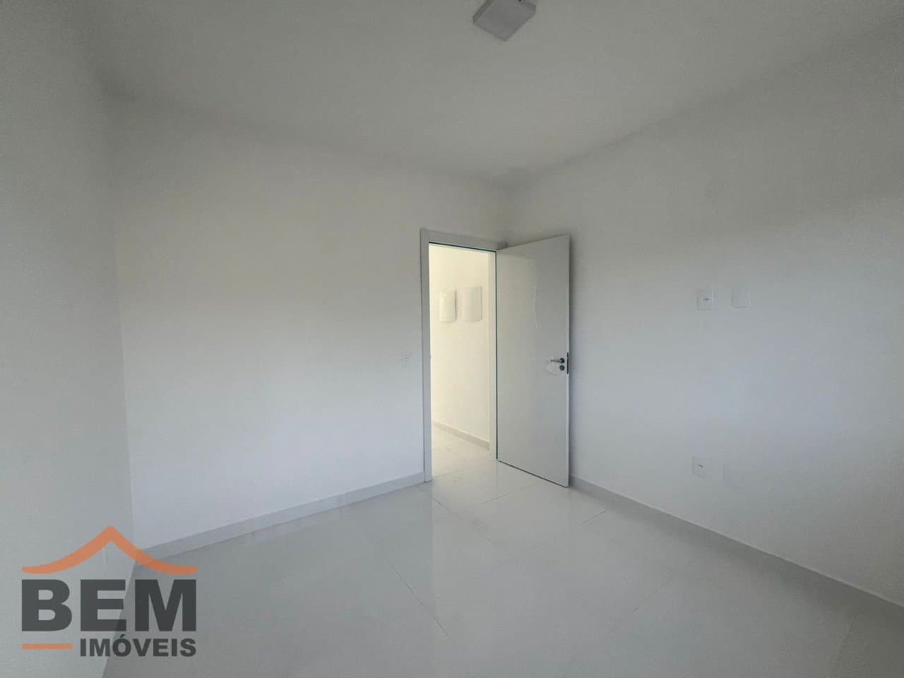 Casa para Locação com 2 quartos sendo 1 suíte, 1 vaga no bairro Itaipava em Itajaí/SC: 16 - DORMITÓRIO