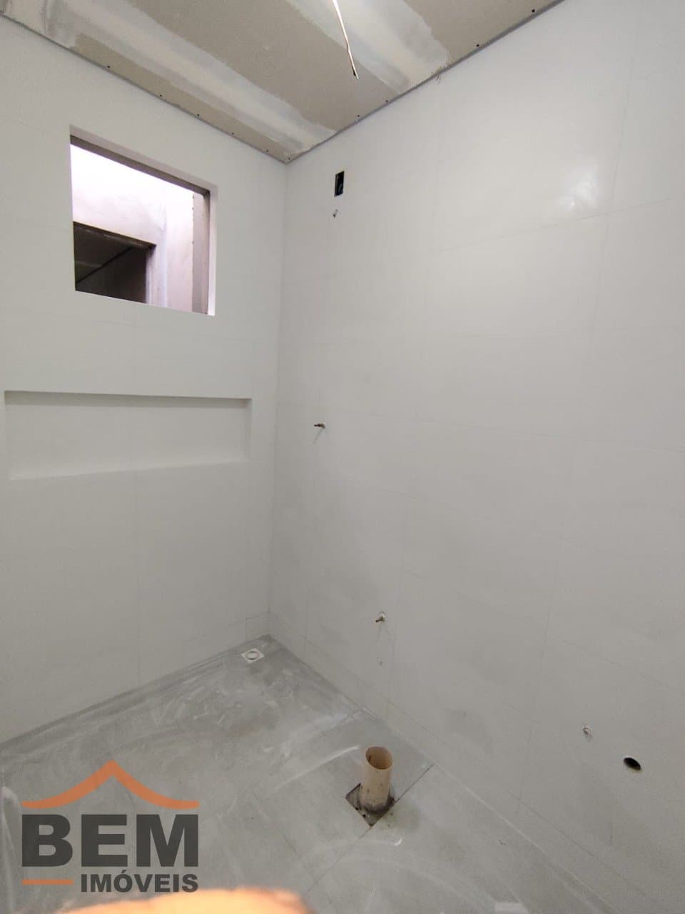 Apartamento à Venda com 2 quartos sendo 1 suíte, 1 vaga no bairro Rio de Meio em Itajaí/SC
