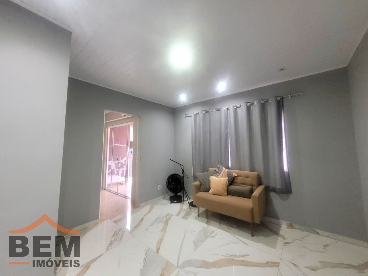 Casa para Locação com 2 suítes, 1 vaga no bairro Ressacada em Itajaí/SC: 13 - SALA DE ESTAR
