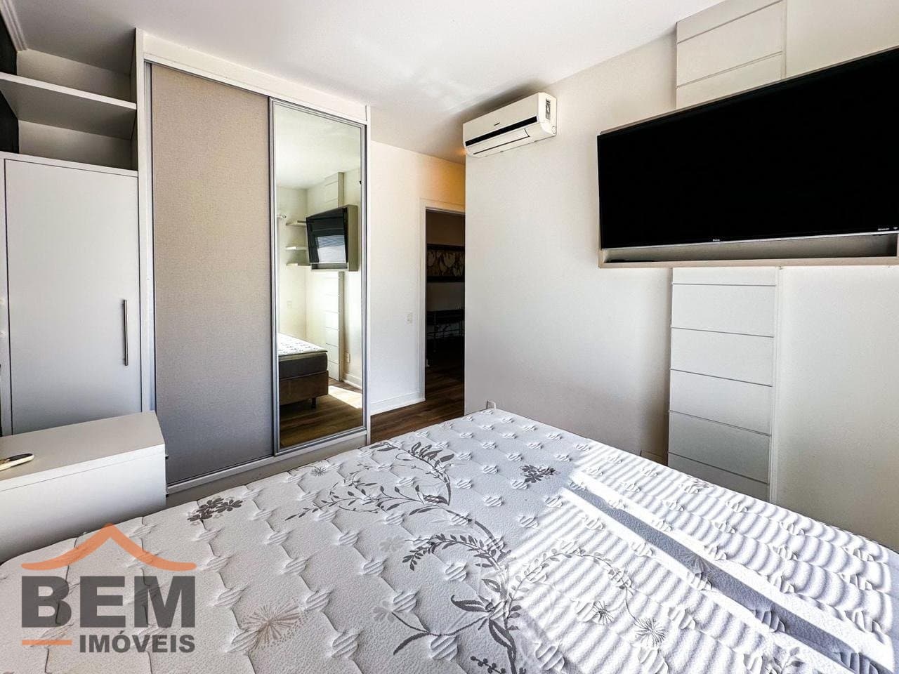 Apartamento para Locação com 3 quartos sendo 3 suítes, 2 vagas no bairro Centro em Itajaí/SC: 18 - DORMITÓRIO SUÍTE 02
