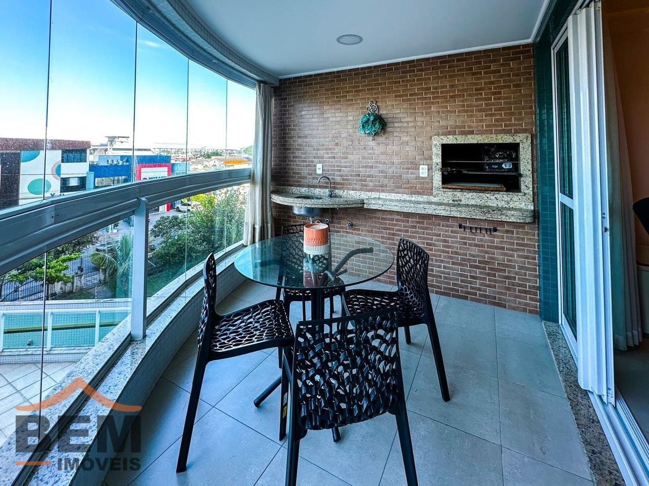 Apartamento para Locação com 3 quartos sendo 3 suítes, 2 vagas no bairro Centro em Itajaí/SC: 14 - SACADA COM CHURRASQUEIRA