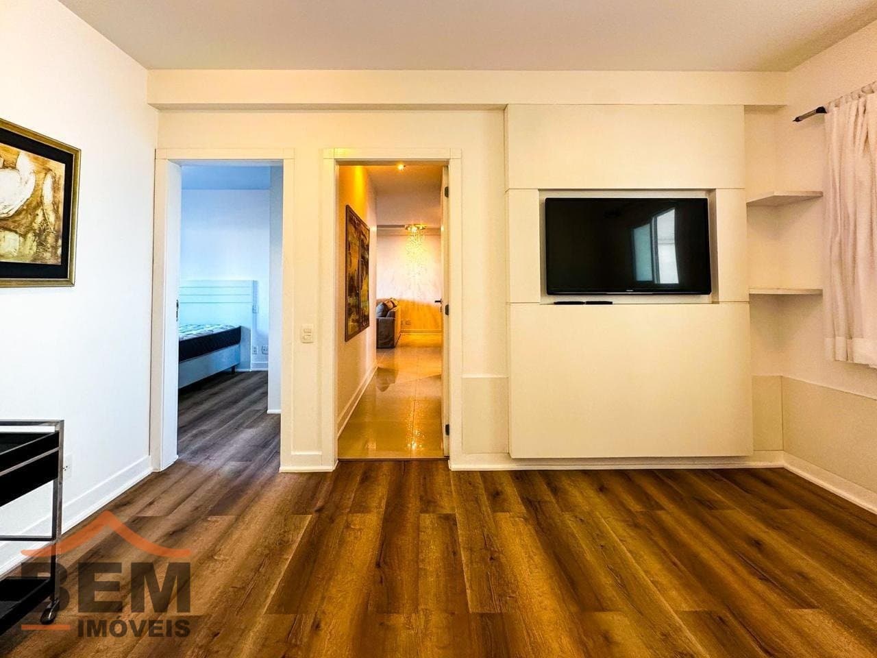 Apartamento para Locação com 3 quartos sendo 3 suítes, 2 vagas no bairro Centro em Itajaí/SC: 24 - SALA DE TV