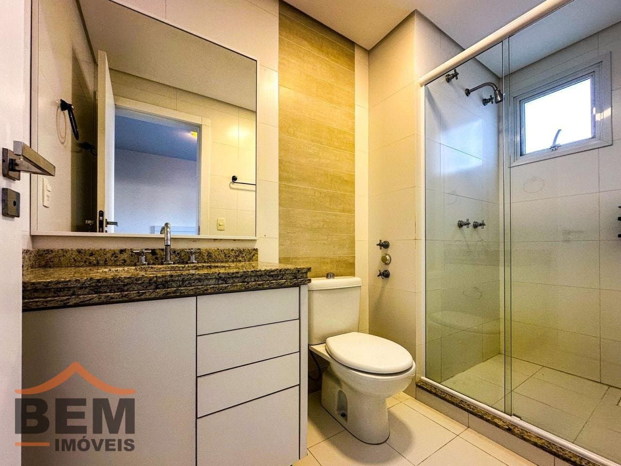 Apartamento para Locação com 3 quartos sendo 3 suítes, 2 vagas no bairro Centro em Itajaí/SC: 25 - BANHEIRO