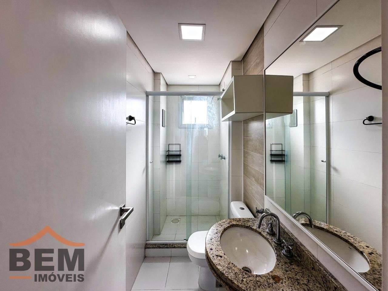 Apartamento para Locação com 3 quartos sendo 3 suítes, 2 vagas no bairro Centro em Itajaí/SC: 26 - BANHEIRO